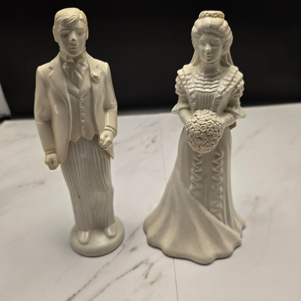 Vintage Avon Bride and Groom Purfume Bottles